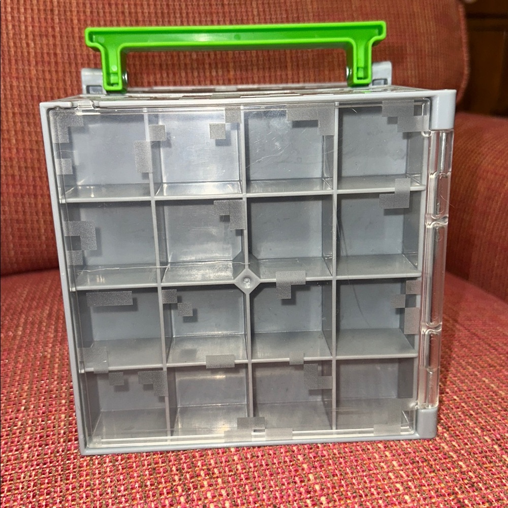 MINECRAFT MINI FIGURE STORAGE ORGANIZER WITH HANDLE & DISPLAY SCENE EUC HOLDS 32